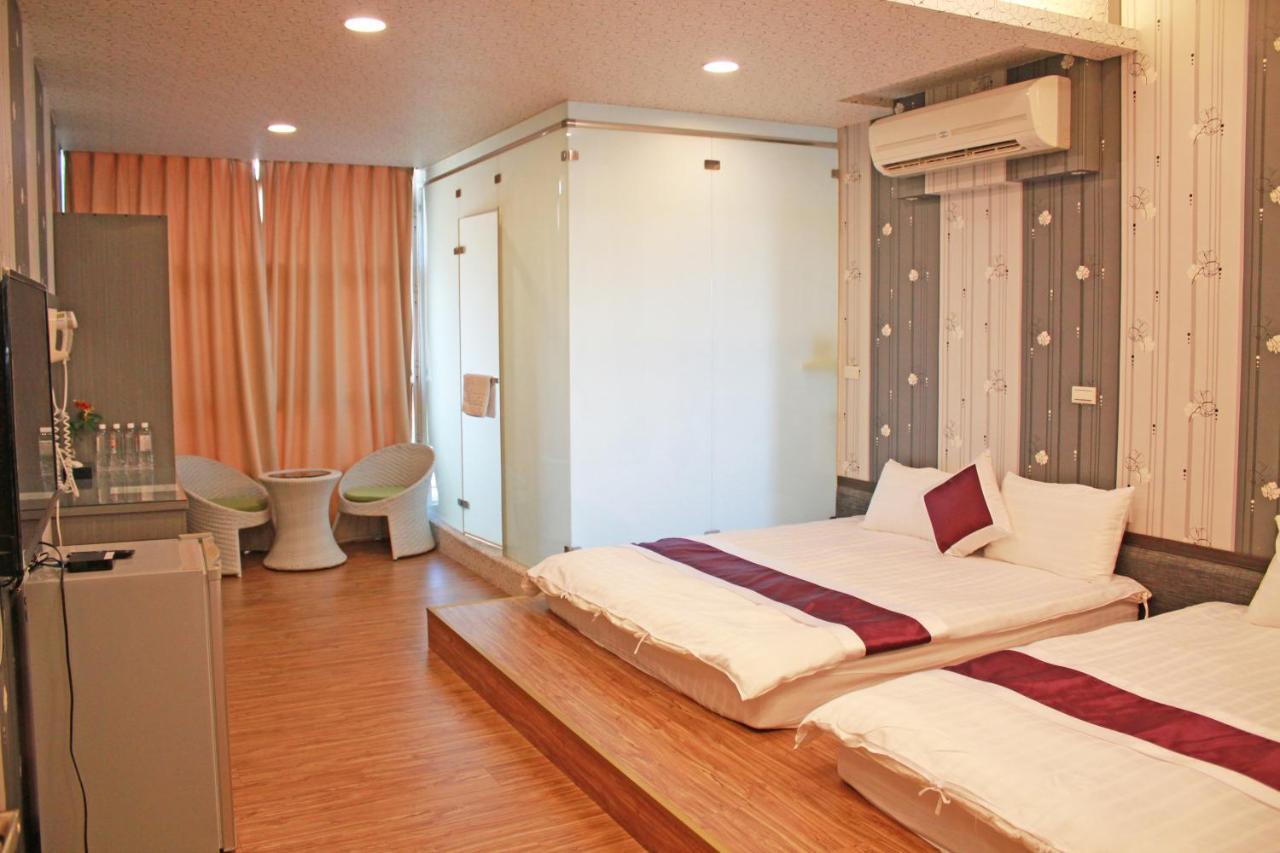 Wind Town Guest House Hengchun South Gate Exterior photo